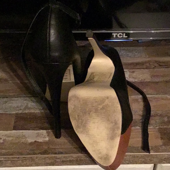 Heels - Picture 4 of 4